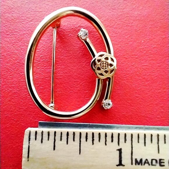 Vintage Disney Epcot Brooch Pin 80s Goldtone Unisex Signed Original Box - Picture 8 of 14